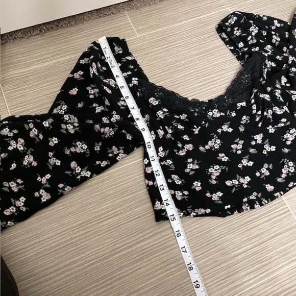 NWOT BP Lace Trim Dark Floral Long Sleeve Crop Top Blouse Size XS - Picture 13 of 13